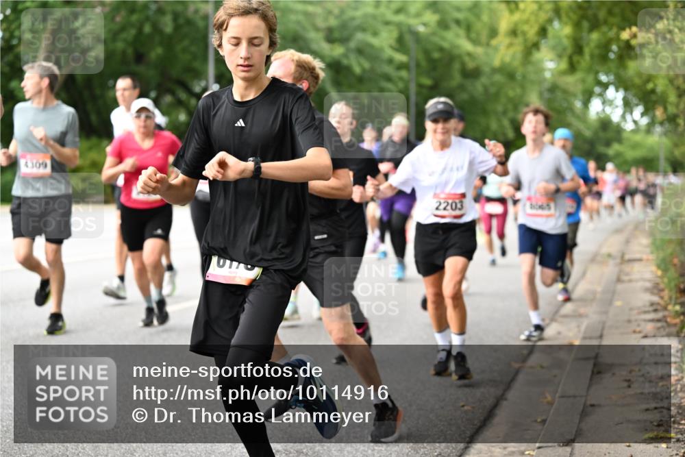 06.09.2026 - CURREX Alsterlauf Dr. Thomas Lammeyer http://msf.ph/oto/10114916 06.09.2026 09:08:57 Laufen 4309, 2203 meine-sportfotos.de