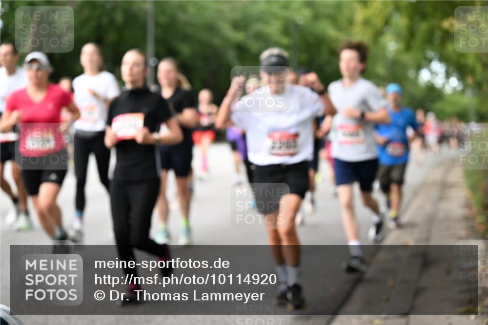 06.09.2026 - CURREX Alsterlauf Dr. Thomas Lammeyer http://msf.ph/oto/10114920 06.09.2026 09:08:57 Laufen 2365 meine-sportfotos.de