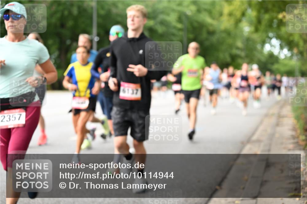 06.09.2026 - CURREX Alsterlauf Dr. Thomas Lammeyer http://msf.ph/oto/10114944 06.09.2026 09:09:01 Laufen 2357, 6137 meine-sportfotos.de