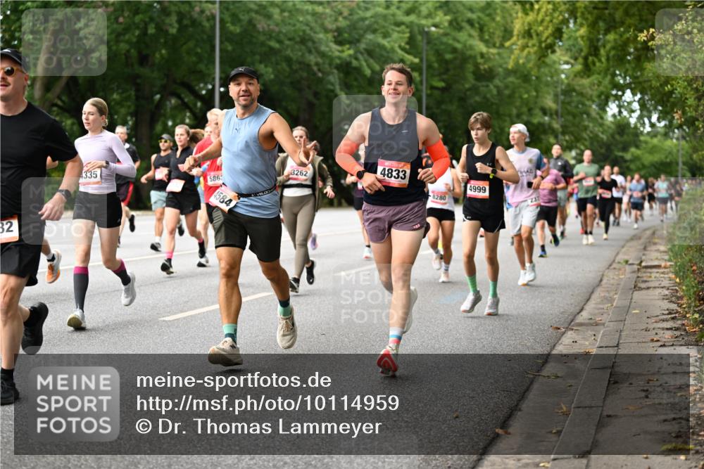 06.09.2026 - CURREX Alsterlauf Dr. Thomas Lammeyer http://msf.ph/oto/10114959 06.09.2026 09:09:05 Laufen 32, 4335, 586, 4584, 3262, 4833, 8280, 4999, 37 meine-sportfotos.de