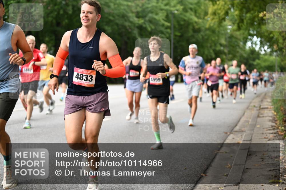 06.09.2026 - CURREX Alsterlauf Dr. Thomas Lammeyer http://msf.ph/oto/10114966 06.09.2026 09:09:06 Laufen 4833, 4999 meine-sportfotos.de