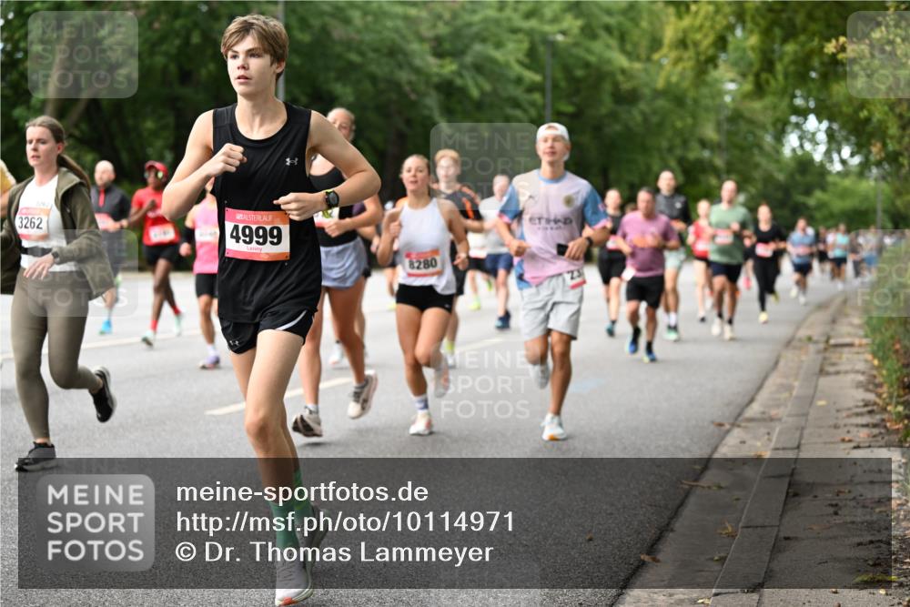 06.09.2026 - CURREX Alsterlauf Dr. Thomas Lammeyer http://msf.ph/oto/10114971 06.09.2026 09:09:06 Laufen 3262, 4999, 8280 meine-sportfotos.de