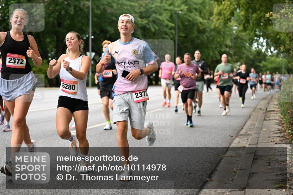 06.09.2026 - CURREX Alsterlauf Dr. Thomas Lammeyer http://msf.ph/oto/10114978 06.09.2026 09:09:07 Laufen 2372, 8280, 551, 2373 meine-sportfotos.de