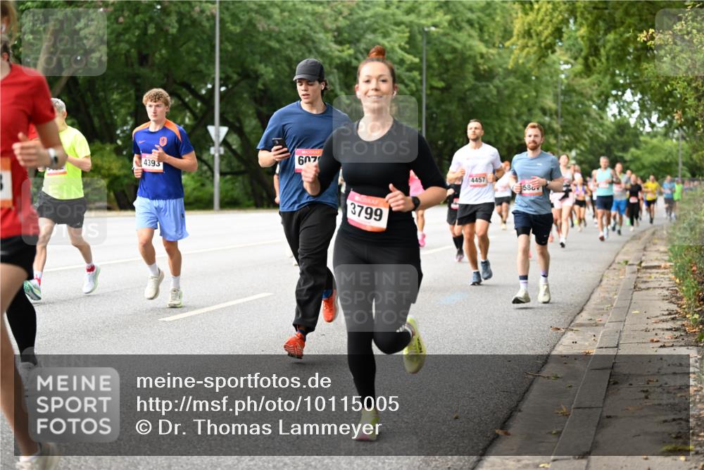 06.09.2026 - CURREX Alsterlauf Dr. Thomas Lammeyer http://msf.ph/oto/10115005 06.09.2026 09:09:13 Laufen 4393, 607, 3799, 4457, 58 meine-sportfotos.de