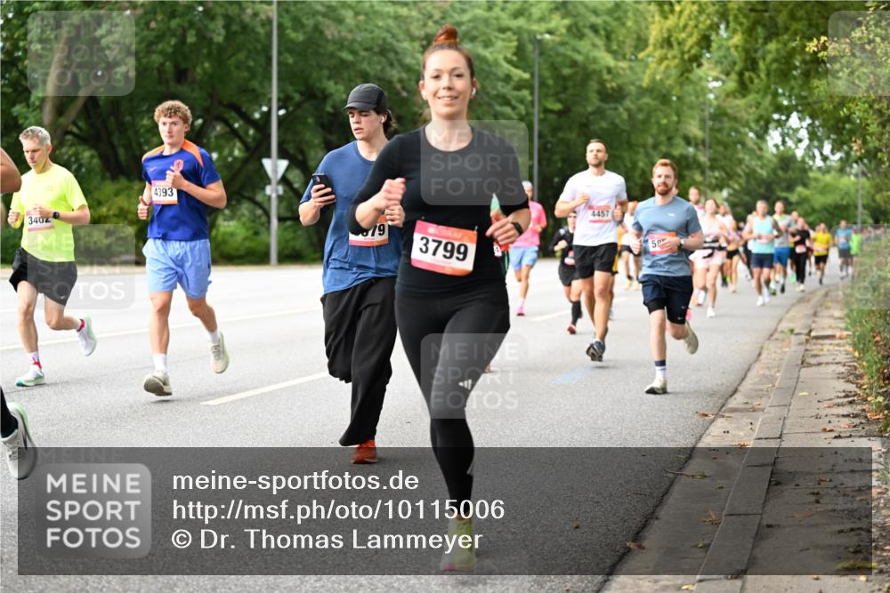 06.09.2026 - CURREX Alsterlauf Dr. Thomas Lammeyer http://msf.ph/oto/10115006 06.09.2026 09:09:13 Laufen 4393, 3402, 79, 3799, 4457, 50 meine-sportfotos.de
