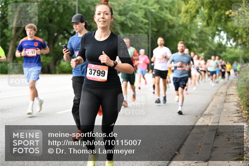 06.09.2026 - CURREX Alsterlauf Dr. Thomas Lammeyer http://msf.ph/oto/10115007 06.09.2026 09:09:13 Laufen 4393, 3799 meine-sportfotos.de