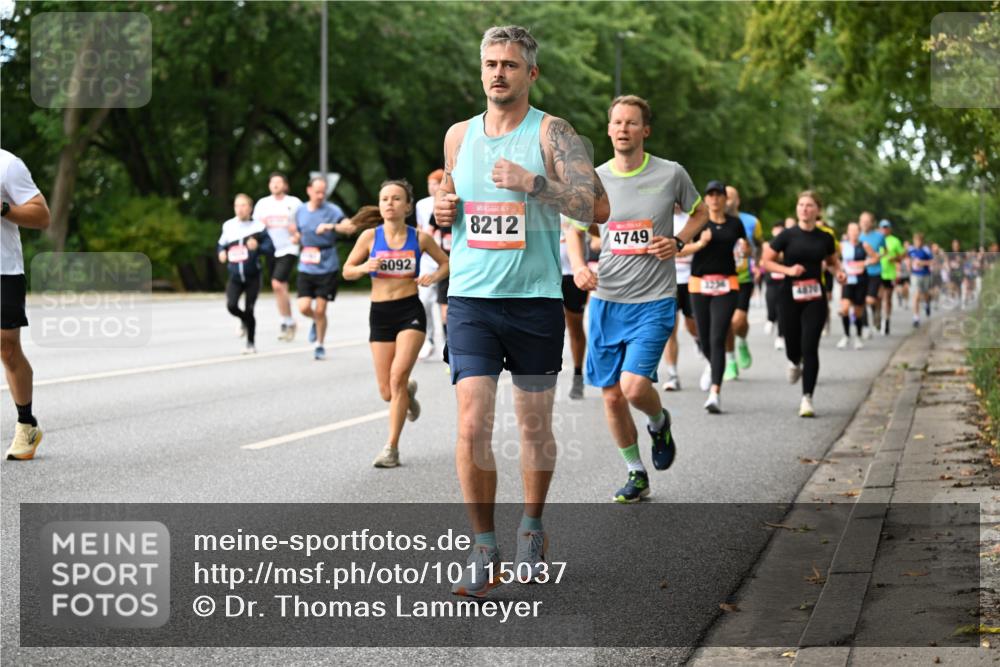 06.09.2026 - CURREX Alsterlauf Dr. Thomas Lammeyer http://msf.ph/oto/10115037 06.09.2026 09:09:21 Laufen 6092, 8212, 4749 meine-sportfotos.de