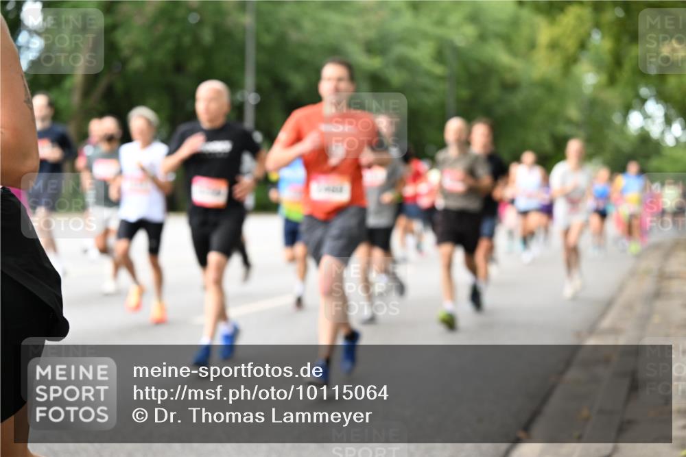 06.09.2026 - CURREX Alsterlauf Dr. Thomas Lammeyer http://msf.ph/oto/10115064 06.09.2026 09:09:32 Laufen  meine-sportfotos.de