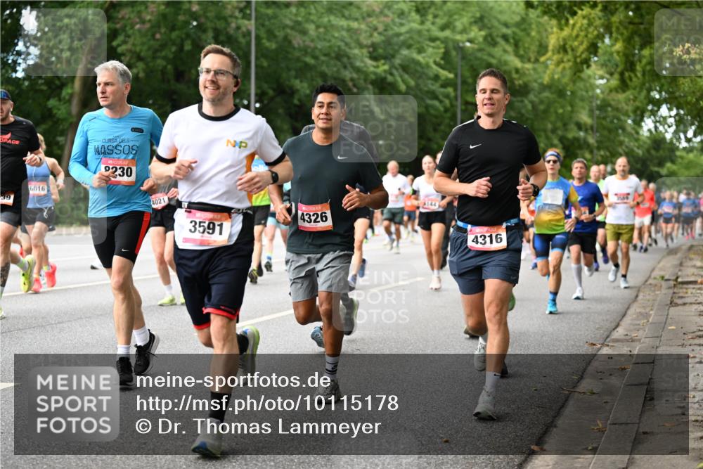 06.09.2026 - CURREX Alsterlauf Dr. Thomas Lammeyer http://msf.ph/oto/10115178 06.09.2026 09:09:56 Laufen 39, 6016, 230, 4021, 3591, 4326, 3144, 4316 meine-sportfotos.de