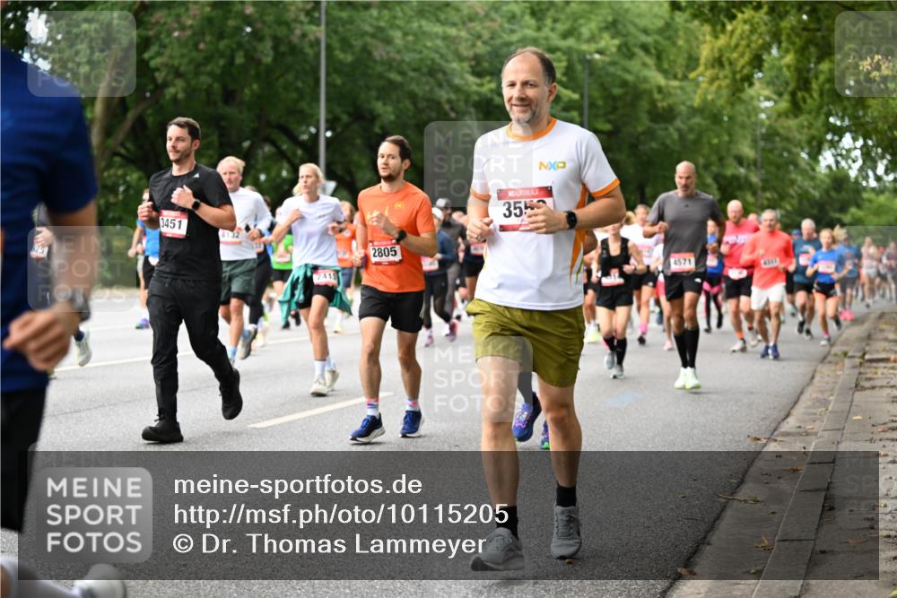 06.09.2026 - CURREX Alsterlauf Dr. Thomas Lammeyer http://msf.ph/oto/10115205 06.09.2026 09:10:01 Laufen 625, 3451, 2415, 2805, 355, 4571 meine-sportfotos.de