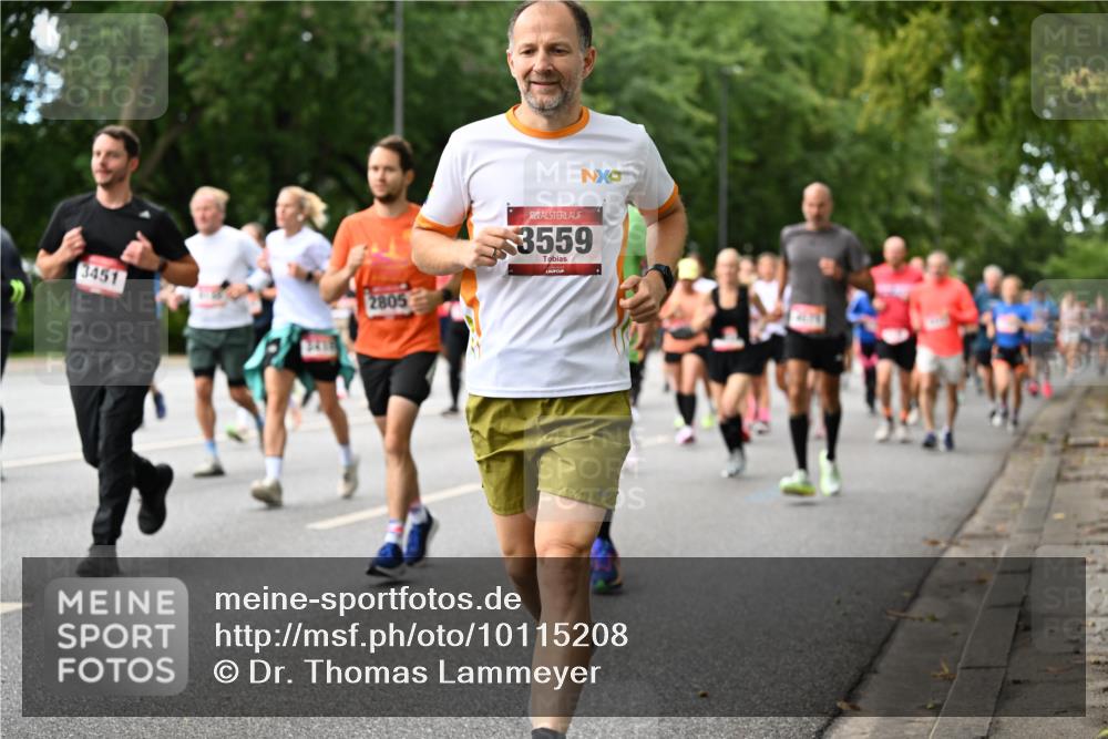 06.09.2026 - CURREX Alsterlauf Dr. Thomas Lammeyer http://msf.ph/oto/10115208 06.09.2026 09:10:01 Laufen 3451, 2805, 3559 meine-sportfotos.de