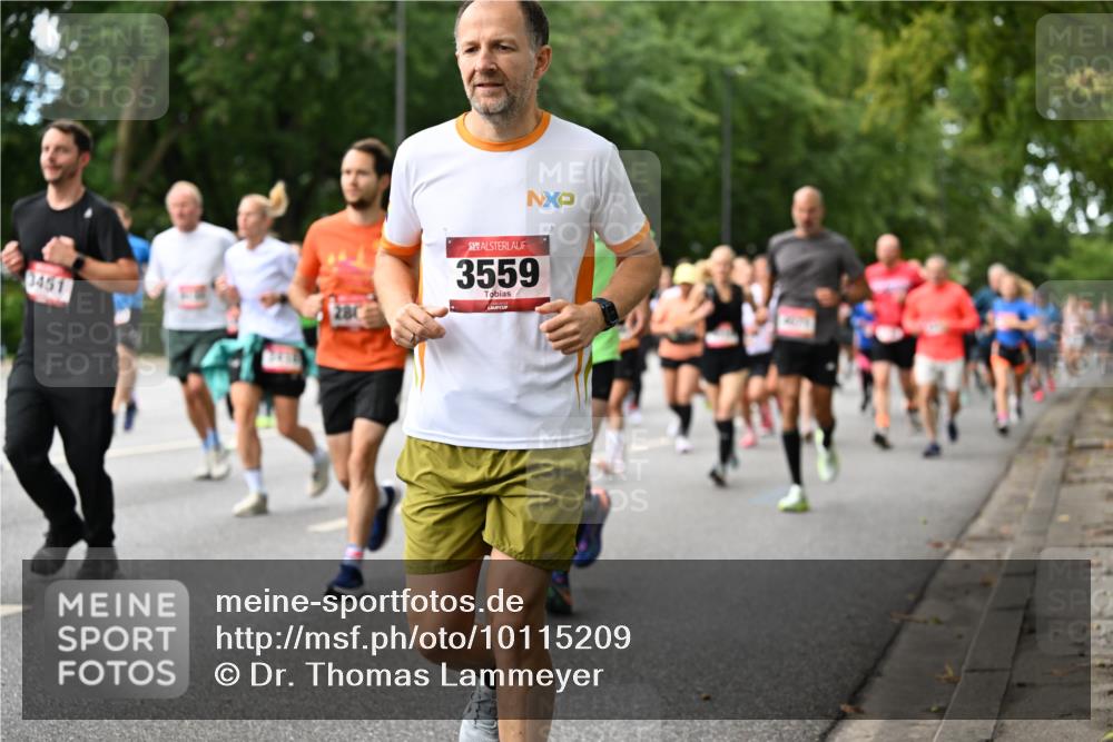 06.09.2026 - CURREX Alsterlauf Dr. Thomas Lammeyer http://msf.ph/oto/10115209 06.09.2026 09:10:01 Laufen 3451, 3559 meine-sportfotos.de