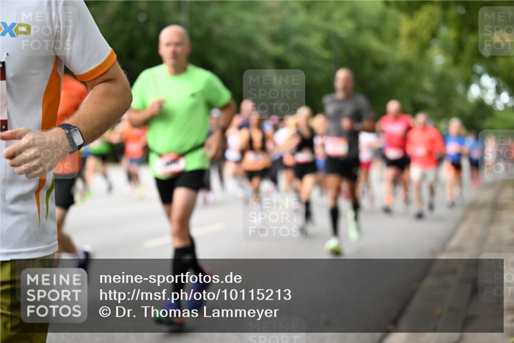 06.09.2026 - CURREX Alsterlauf Dr. Thomas Lammeyer http://msf.ph/oto/10115213 06.09.2026 09:10:02 Laufen  meine-sportfotos.de