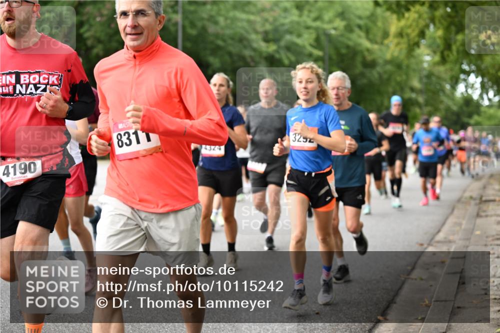 06.09.2026 - CURREX Alsterlauf Dr. Thomas Lammeyer http://msf.ph/oto/10115242 06.09.2026 09:10:06 Laufen 4190, 8311, 4324, 3252 meine-sportfotos.de