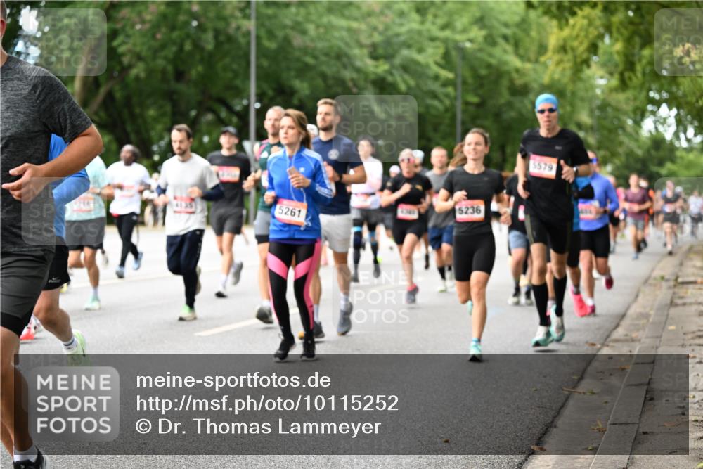 06.09.2026 - CURREX Alsterlauf Dr. Thomas Lammeyer http://msf.ph/oto/10115252 06.09.2026 09:10:08 Laufen 5261, 216, 5236, 5579 meine-sportfotos.de