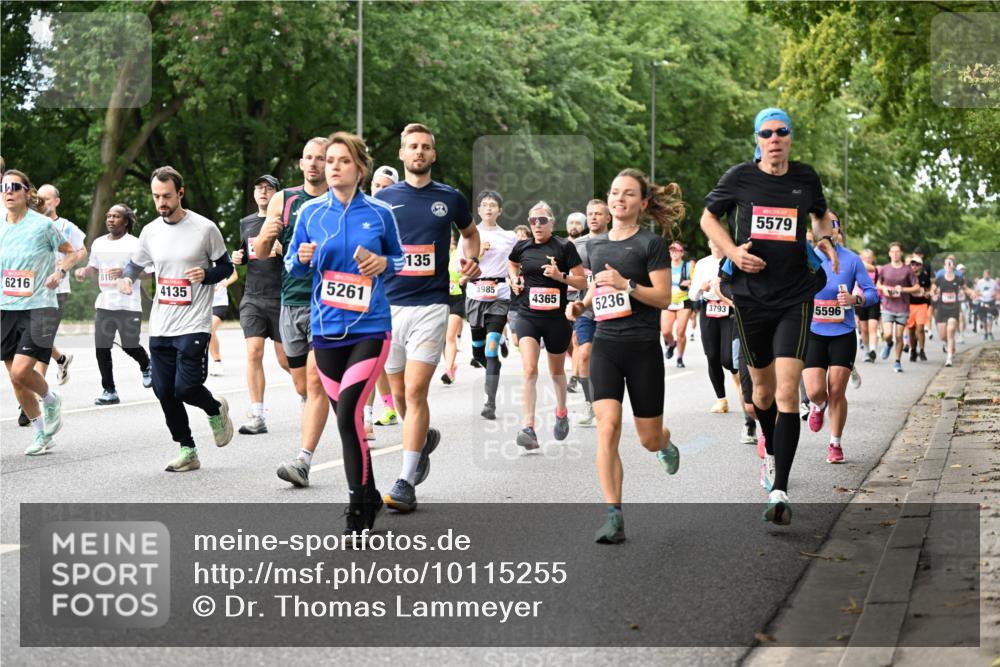 06.09.2026 - CURREX Alsterlauf Dr. Thomas Lammeyer http://msf.ph/oto/10115255 06.09.2026 09:10:08 Laufen 6216, 818, 5261, 4135, 135, 4985, 5579, 4365, 5236, 3793, 5596 meine-sportfotos.de