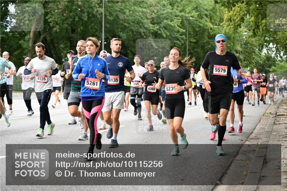 06.09.2026 - CURREX Alsterlauf Dr. Thomas Lammeyer http://msf.ph/oto/10115256 06.09.2026 09:10:08 Laufen 8107, 4135, 3580, 5261, 8135, 942, 4985, 4365, 5232, 5579, 96 meine-sportfotos.de