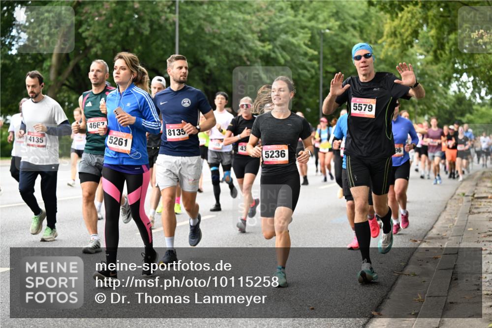 06.09.2026 - CURREX Alsterlauf Dr. Thomas Lammeyer http://msf.ph/oto/10115258 06.09.2026 09:10:08 Laufen 4135, 4667, 5261, 8135, 43, 5236, 5579, 96 meine-sportfotos.de