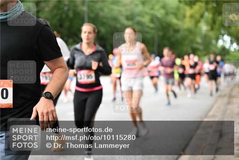 06.09.2026 - CURREX Alsterlauf Dr. Thomas Lammeyer http://msf.ph/oto/10115280 06.09.2026 09:10:12 Laufen 0, 3795 meine-sportfotos.de