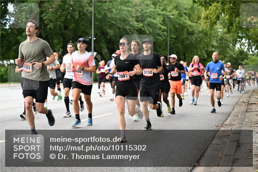 06.09.2026 - CURREX Alsterlauf Dr. Thomas Lammeyer http://msf.ph/oto/10115302 06.09.2026 09:10:15 Laufen 103, 501, 3498, 3997, 3152, 4501, 96, 2405 meine-sportfotos.de