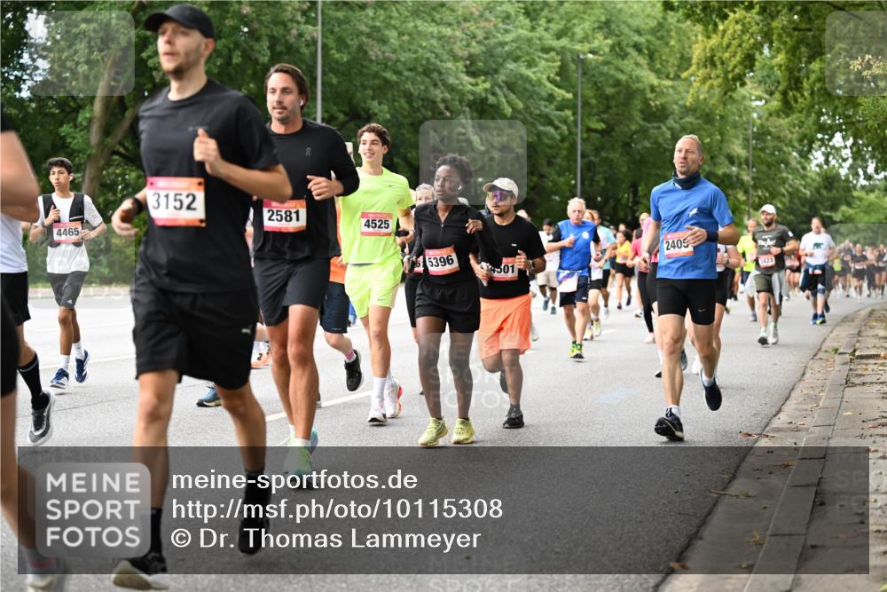 06.09.2026 - CURREX Alsterlauf Dr. Thomas Lammeyer http://msf.ph/oto/10115308 06.09.2026 09:10:16 Laufen 3152, 2581, 4525, 4465, 5396, 2405, 4501, 5823 meine-sportfotos.de