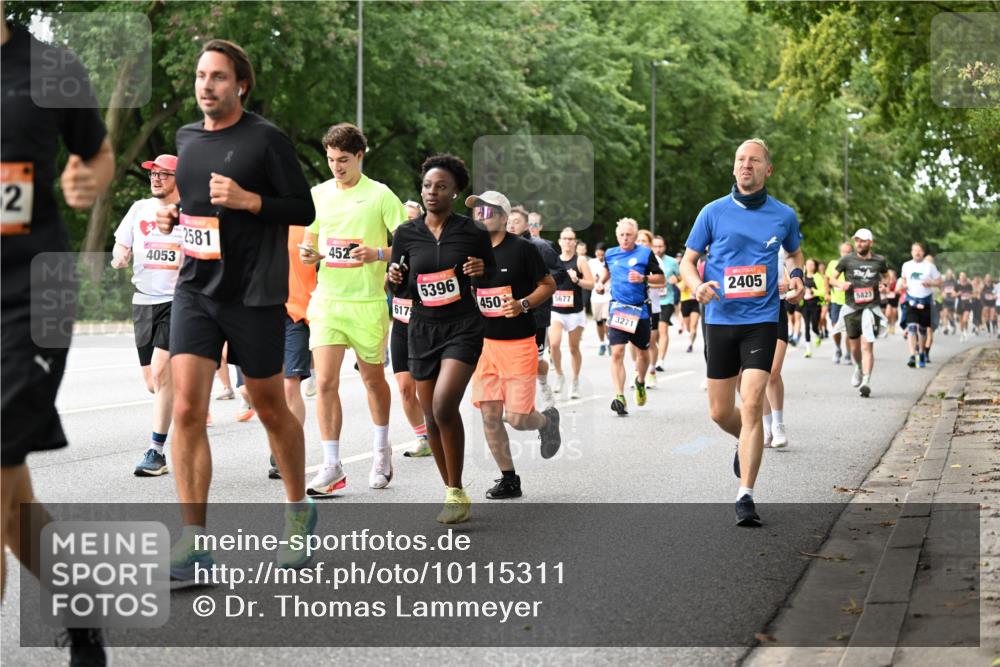 06.09.2026 - CURREX Alsterlauf Dr. Thomas Lammeyer http://msf.ph/oto/10115311 06.09.2026 09:10:17 Laufen 2, 4053, 2581, 452, 6175, 5396, 5677, 450, 3271, 2405, 5823 meine-sportfotos.de