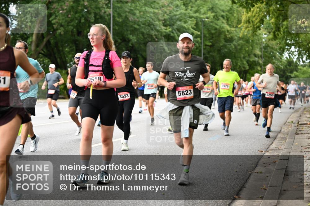 06.09.2026 - CURREX Alsterlauf Dr. Thomas Lammeyer http://msf.ph/oto/10115343 06.09.2026 09:10:22 Laufen 51, 77, 3518, 3553, 4262, 5823, 8226, 5976, 5250 meine-sportfotos.de