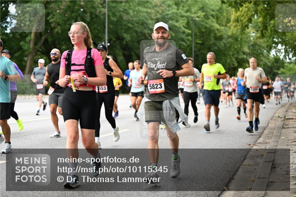 06.09.2026 - CURREX Alsterlauf Dr. Thomas Lammeyer http://msf.ph/oto/10115345 06.09.2026 09:10:22 Laufen 553, 5823, 976, 5250 meine-sportfotos.de