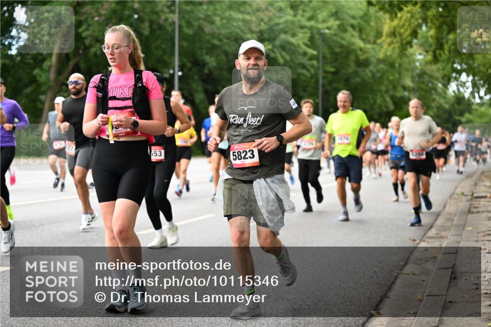 06.09.2026 - CURREX Alsterlauf Dr. Thomas Lammeyer http://msf.ph/oto/10115346 06.09.2026 09:10:22 Laufen 77, 653, 5823, 1576 meine-sportfotos.de