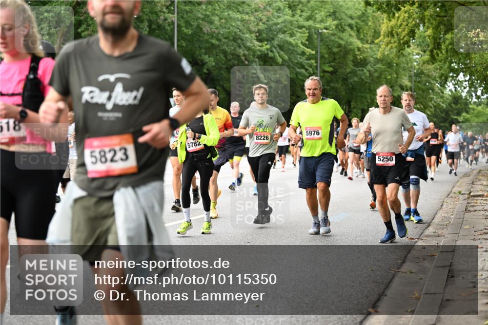 06.09.2026 - CURREX Alsterlauf Dr. Thomas Lammeyer http://msf.ph/oto/10115350 06.09.2026 09:10:23 Laufen 518, 5, 5823, 5782, 100, 5976, 8226, 5250 meine-sportfotos.de