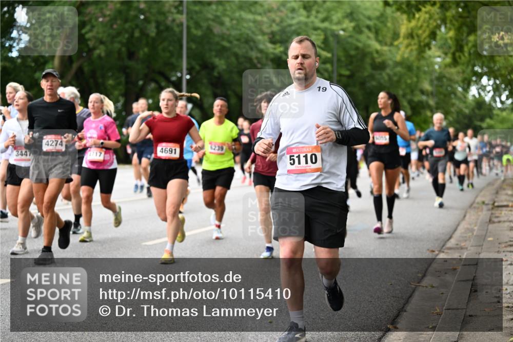06.09.2026 - CURREX Alsterlauf Dr. Thomas Lammeyer http://msf.ph/oto/10115410 06.09.2026 09:10:31 Laufen 19, 3447, 4274, 4717, 4691, 5110 meine-sportfotos.de