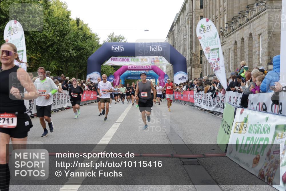 06.09.2026 - CURREX Alsterlauf Yannick Fuchs http://msf.ph/oto/10115416 06.09.2026 09:58:52 Ziel 2017, 2065, 2244, 2711, 3078, 3313, 3691, 4080, 4081, 4299, 5557, 5661, 5764, 5810, 5964, 6111, 6311 meine-sportfotos.de