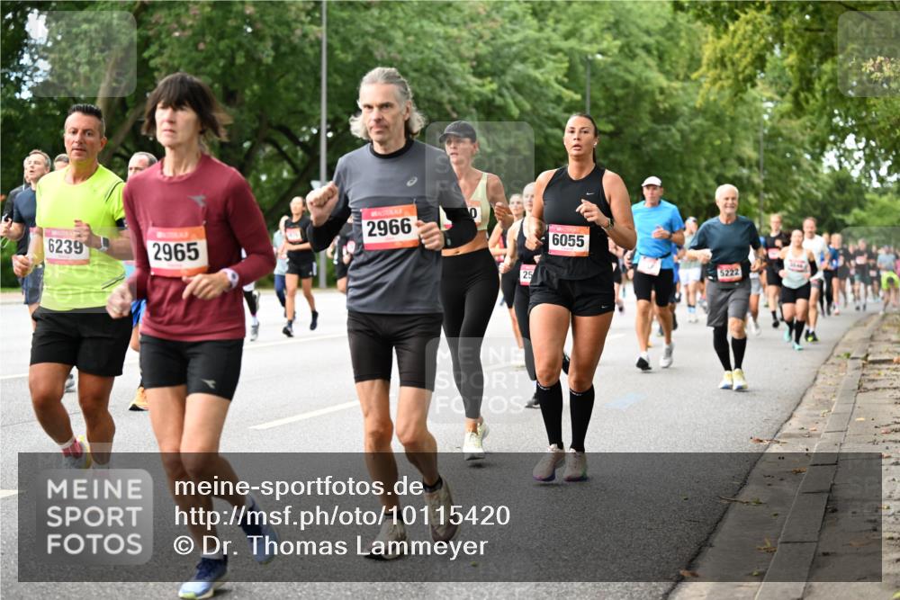 06.09.2026 - CURREX Alsterlauf Dr. Thomas Lammeyer http://msf.ph/oto/10115420 06.09.2026 09:10:32 Laufen 6239, 2965, 2966, 25, 6055, 5222 meine-sportfotos.de
