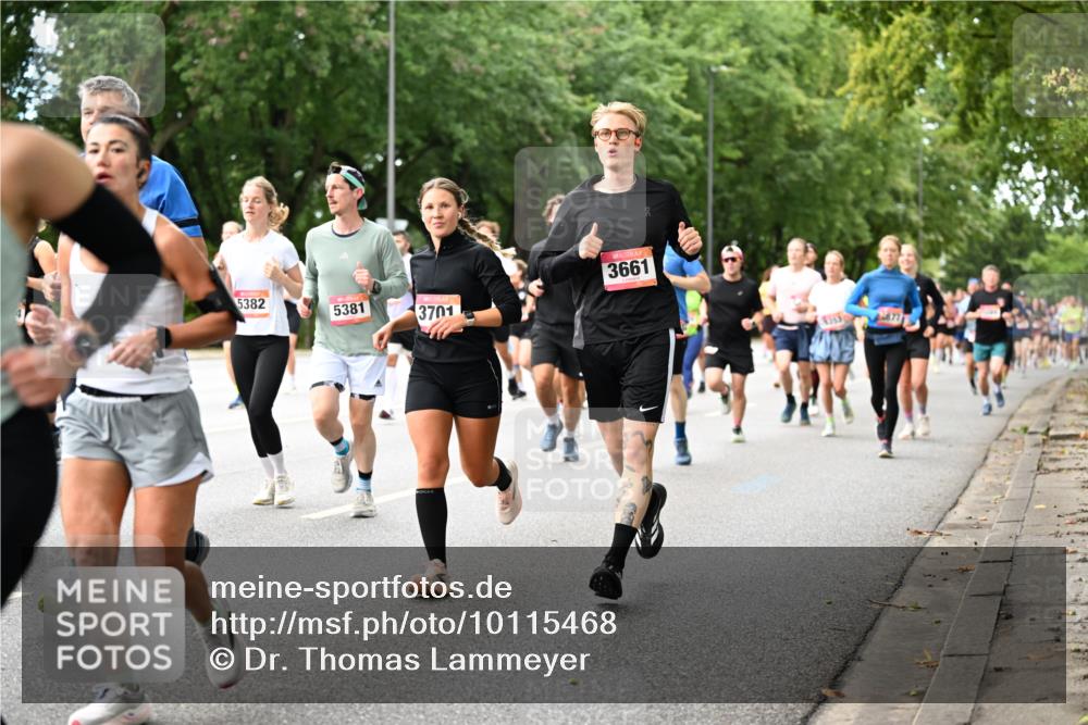 06.09.2026 - CURREX Alsterlauf Dr. Thomas Lammeyer http://msf.ph/oto/10115468 06.09.2026 09:10:39 Laufen 5382, 5381, 3701, 3661 meine-sportfotos.de