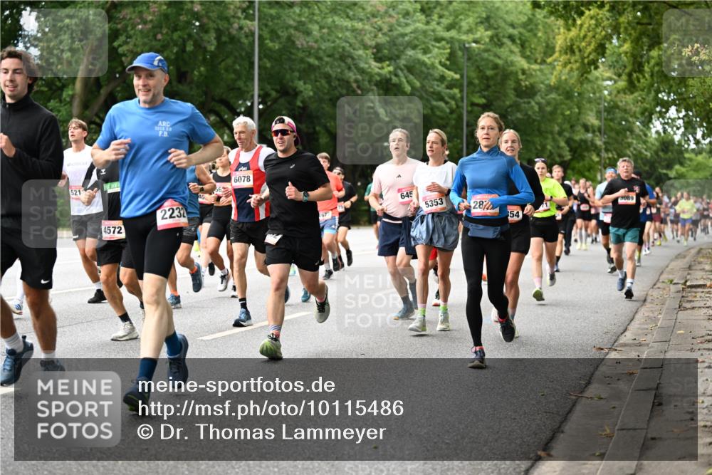 06.09.2026 - CURREX Alsterlauf Dr. Thomas Lammeyer http://msf.ph/oto/10115486 06.09.2026 09:10:41 Laufen 521, 2015, 20, 4572, 2232, 40, 6078, 645, 5353, 287, 54, 3089 meine-sportfotos.de