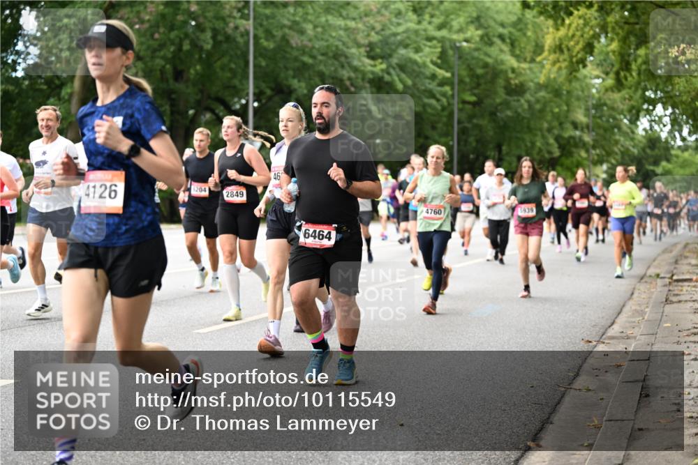 06.09.2026 - CURREX Alsterlauf Dr. Thomas Lammeyer http://msf.ph/oto/10115549 06.09.2026 09:10:50 Laufen 46, 4126, 5204, 2849, 6464, 4760, 6939 meine-sportfotos.de