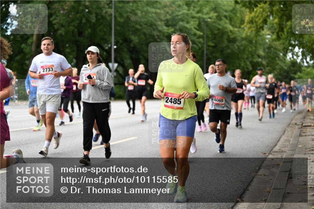 06.09.2026 - CURREX Alsterlauf Dr. Thomas Lammeyer http://msf.ph/oto/10115585 06.09.2026 09:10:56 Laufen 2733, 2485, 6065 meine-sportfotos.de