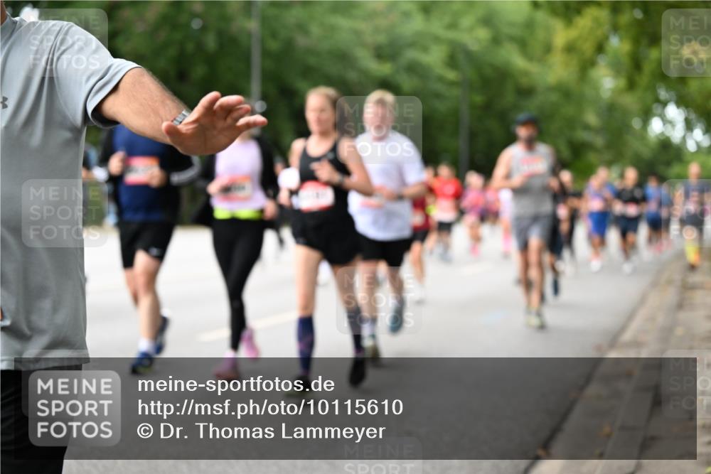 06.09.2026 - CURREX Alsterlauf Dr. Thomas Lammeyer http://msf.ph/oto/10115610 06.09.2026 09:10:59 Laufen  meine-sportfotos.de
