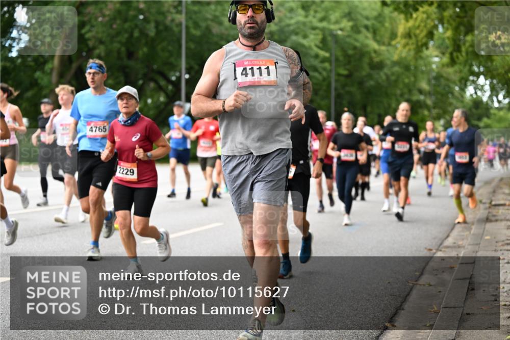 06.09.2026 - CURREX Alsterlauf Dr. Thomas Lammeyer http://msf.ph/oto/10115627 06.09.2026 09:11:01 Laufen 4765, 2229, 4111 meine-sportfotos.de