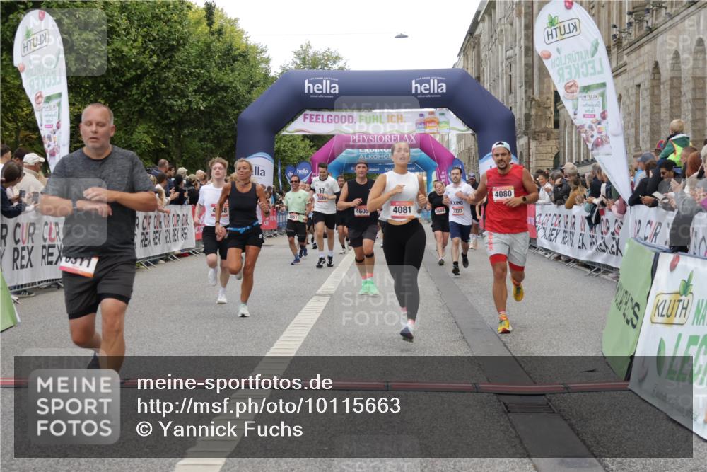 06.09.2026 - CURREX Alsterlauf Yannick Fuchs http://msf.ph/oto/10115663 06.09.2026 09:58:56 Ziel 2065, 2244, 2649, 2711, 3049, 3078, 3203, 3313, 3323, 3765, 4048, 4080, 4081, 4299, 4605, 4779, 5099, 5100, 5557, 5661, 6064, 6065, 6311, 8051, 8265 meine-sportfotos.de