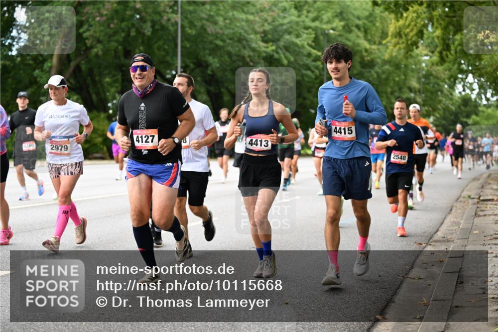 06.09.2026 - CURREX Alsterlauf Dr. Thomas Lammeyer http://msf.ph/oto/10115668 06.09.2026 09:11:07 Laufen 5100, 2979, 4127, 4413, 4415, 2548 meine-sportfotos.de