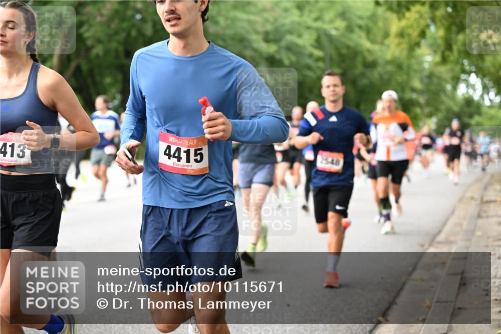 06.09.2026 - CURREX Alsterlauf Dr. Thomas Lammeyer http://msf.ph/oto/10115671 06.09.2026 09:11:08 Laufen 413, 4415, 2548 meine-sportfotos.de
