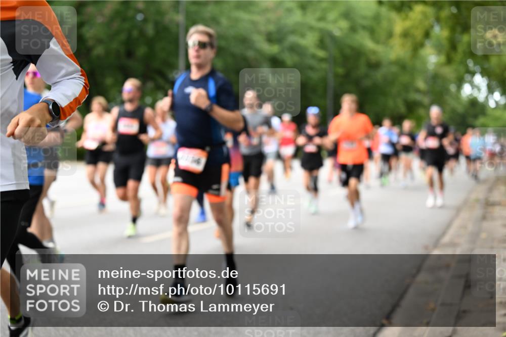 06.09.2026 - CURREX Alsterlauf Dr. Thomas Lammeyer http://msf.ph/oto/10115691 06.09.2026 09:11:11 Laufen  meine-sportfotos.de