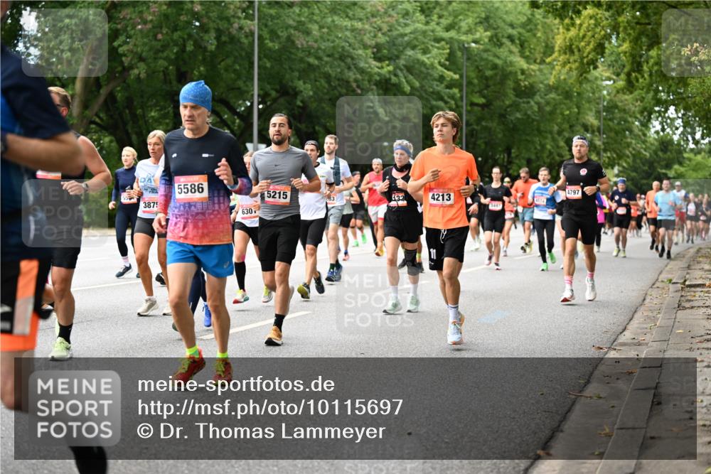 06.09.2026 - CURREX Alsterlauf Dr. Thomas Lammeyer http://msf.ph/oto/10115697 06.09.2026 09:11:12 Laufen 3875, 5586, 5215, 03, 132, 4213, 4574, 3497, 630, 4797 meine-sportfotos.de