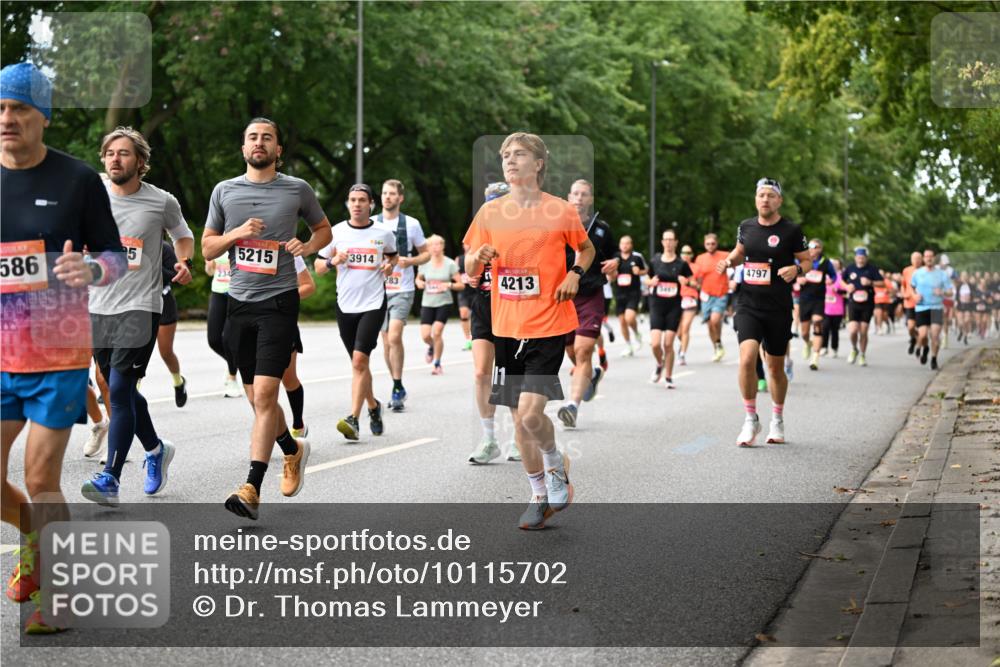 06.09.2026 - CURREX Alsterlauf Dr. Thomas Lammeyer http://msf.ph/oto/10115702 06.09.2026 09:11:13 Laufen 586, 666, 5, 5215, 234, 22, 3914, 283, 4797, 4213, 11 meine-sportfotos.de