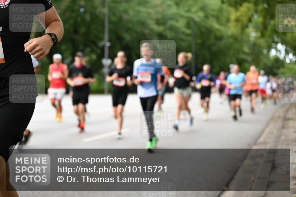 06.09.2026 - CURREX Alsterlauf Dr. Thomas Lammeyer http://msf.ph/oto/10115721 06.09.2026 09:11:16 Laufen 910 meine-sportfotos.de