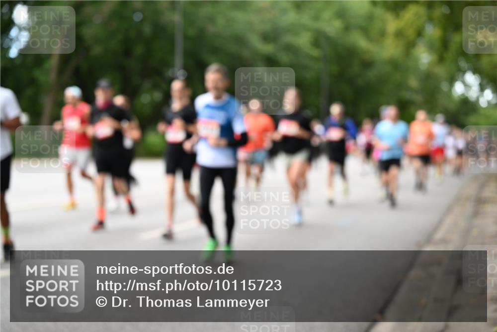 06.09.2026 - CURREX Alsterlauf Dr. Thomas Lammeyer http://msf.ph/oto/10115723 06.09.2026 09:11:16 Laufen  meine-sportfotos.de