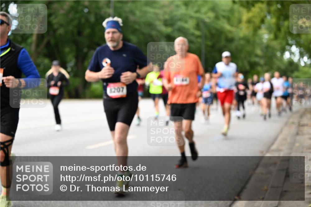 06.09.2026 - CURREX Alsterlauf Dr. Thomas Lammeyer http://msf.ph/oto/10115746 06.09.2026 09:11:21 Laufen 1207 meine-sportfotos.de