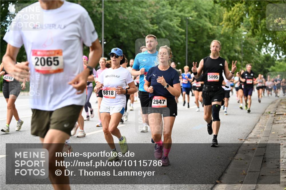 06.09.2026 - CURREX Alsterlauf Dr. Thomas Lammeyer http://msf.ph/oto/10115786 06.09.2026 09:11:28 Laufen 6242, 2065, 5818, 2947, 5095 meine-sportfotos.de