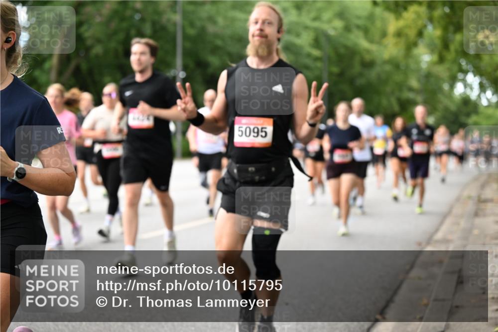 06.09.2026 - CURREX Alsterlauf Dr. Thomas Lammeyer http://msf.ph/oto/10115795 06.09.2026 09:11:29 Laufen 5095 meine-sportfotos.de